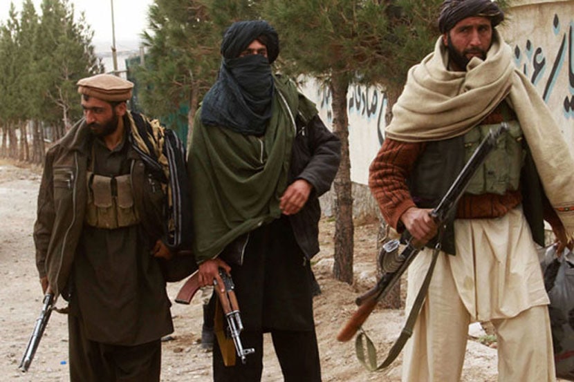 लष्करी तळावर तालिबानचा हल्ला