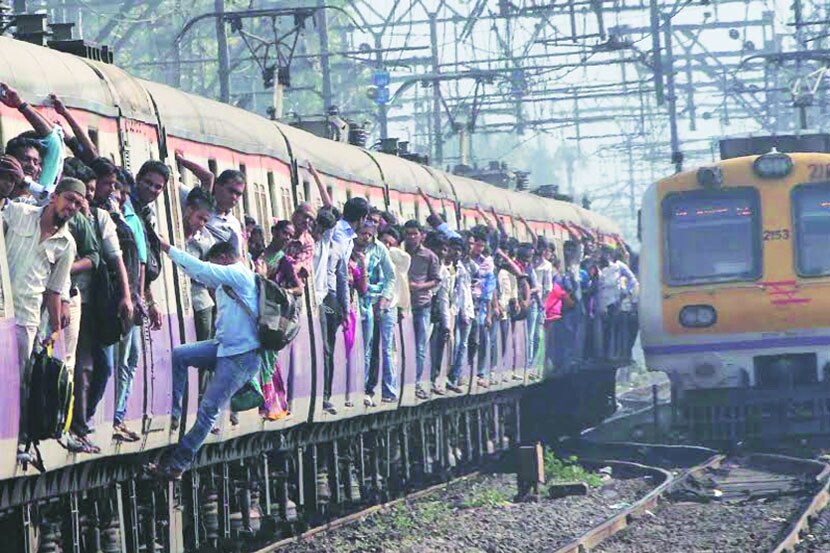 सुरक्षित रेल्वे प्रवासासाठी महिला ‘एकजुटी’च्या विचारात