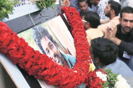 Rohith vemulas mother embrace buddhism, रोहित वेमुलाच्या आईचा हिंदू धर्म