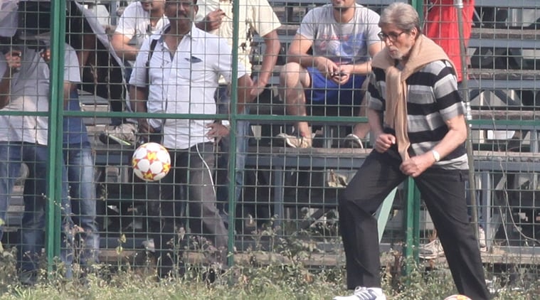Amitabh Bachchan, bollywood, football, Teen, Loksatta, Loksatta news, Marathi, Marathi news