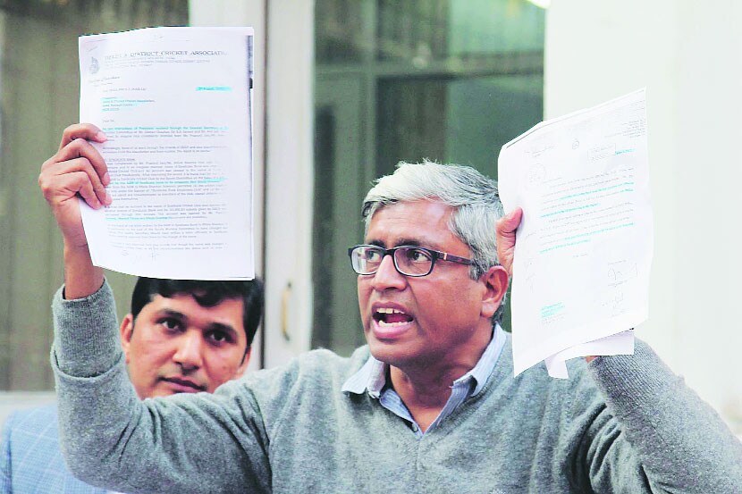 आपल्यावरील आरोप निराधार असल्याचा दावा जेटली यांनी केला आहे.