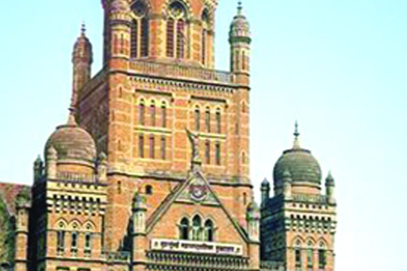 मुंबईप्रमाणेच अन्य पालिकांमधील ठेकेदारांना तुरुंगाची हवा खावी लागल्यास जनतेच्या पैशांचा अपव्यय टाळून काही प्रमाणात तरी अनियमितता कमी होऊ शकेल.