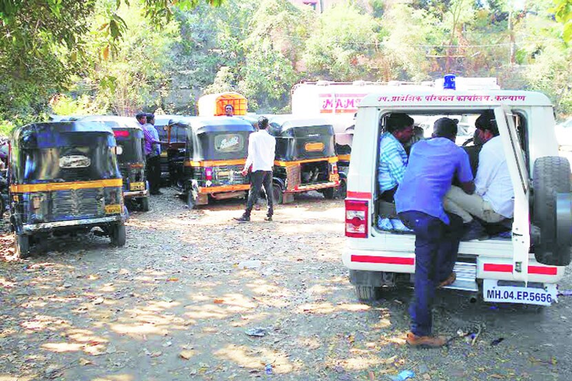 हतूक पोलिसांनी ठिकठिकाणी नाकाबंदी केल्याने ते या कारवाईत सापडले.