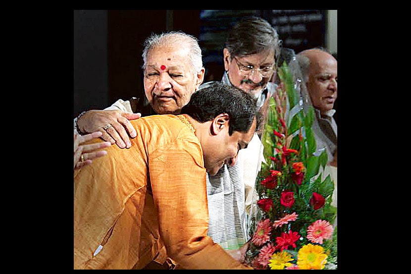 बहारदार मैफलींनी रविवारची सकाळ ‘नाद’मय