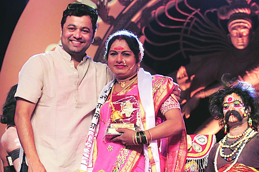 नाटय़संमेलनासाठी शासनाने ५० लाखांचे अनुदान द्यावे
