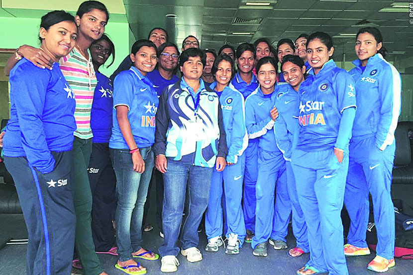 श्रीलंकेविरुद्धची मालिका जिंकणारा भारतीय महिलांचा संघ.