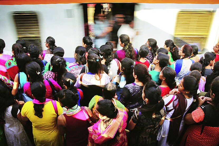 पनवेलच्या आधी या मार्गाची एक मार्गिका पाच किलोमीटर अंतरावर असलेल्या प्रस्तावित नवी मुंबई आंतरराष्ट्रीय विमानतळापर्यंत नेण्यात येणार आहे.