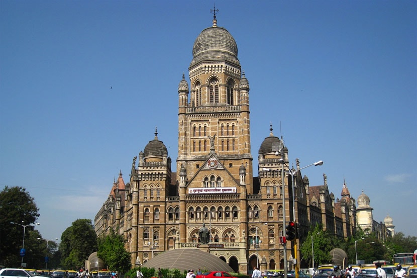 पालिकेने ताब्यात घेतलेल्या मैदानांवर मुंबईकरांचे लवकरच ‘सीमोल्लंघन’