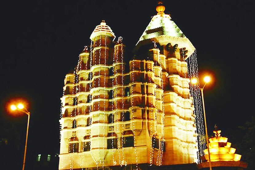 सिद्धिविनायक मंदिरावर हल्ला करण्याचा कट लष्कर-ए-तोयबा आणि ‘आयएसआय’ यांनी रचला होता. 