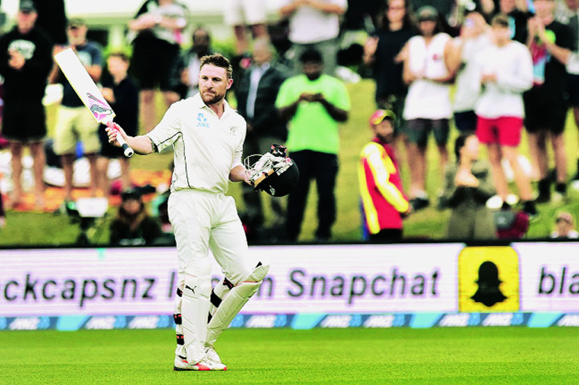  ब्रेंडन मॅक्क्युलमच्या १०१व्या आणि अखेरच्या कसोटीतील अखेरचा डावसुद्धा याच दिवशी क्रिकेटरसिकांनी अनुभवला.