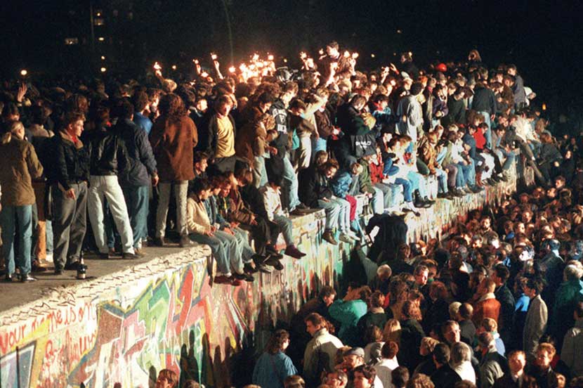 नागर आख्यान : बर्लिनची भिंत