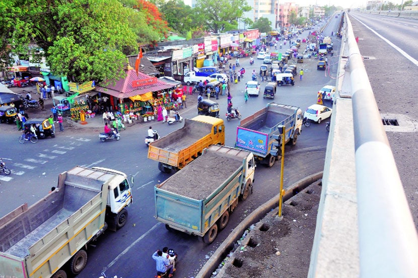 द्वारका चौकातील वाहतुकीची स्थिती