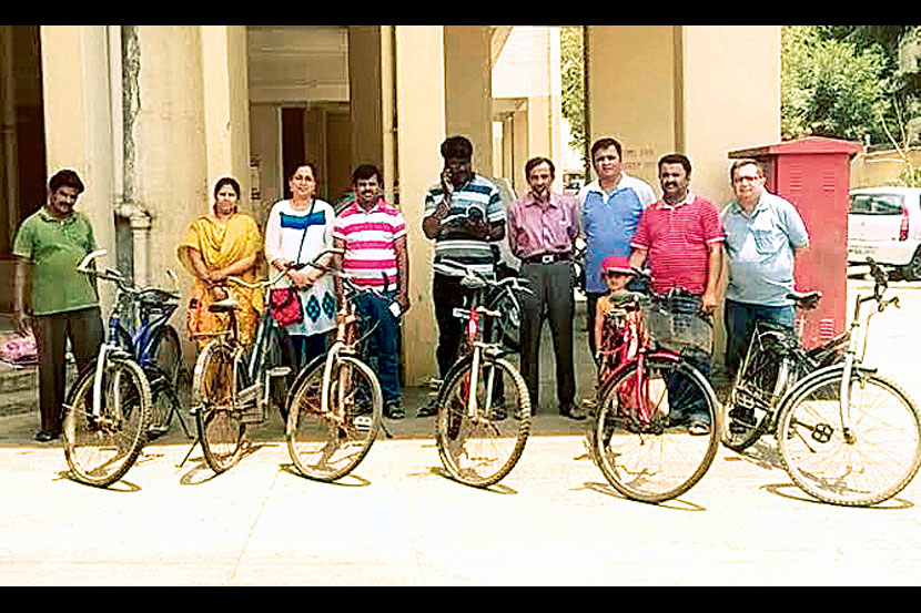 ‘सायकल रि-सायकल’ – ग्रामीण भागातील ४० मुलांना सायकल वाटप