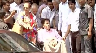 Dilip Kumar, old hindi movies, Bollywood, Lilavati Hospital , Entertainment, Loksatta, Loksatta news, Marathi, Marathi news