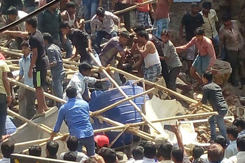 Three storey building collapses , Mumbai, Mishap, Loksatta, Loksatta news, Marathi, Marathi news