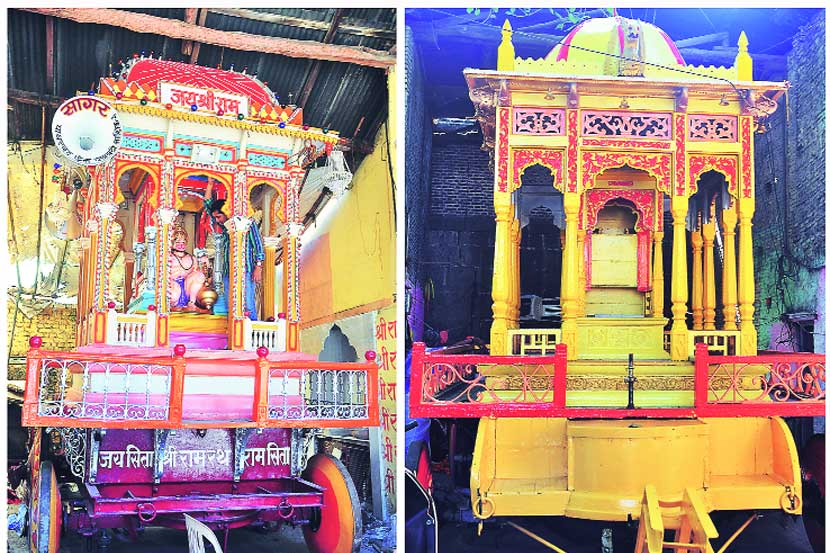 रथोत्सवासाठी सज्ज झालेले रामरथ व गरूड रथ