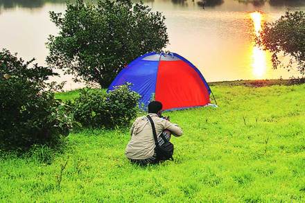 ट्रेकिंग गिअर्स : तंबू ठोकताना..