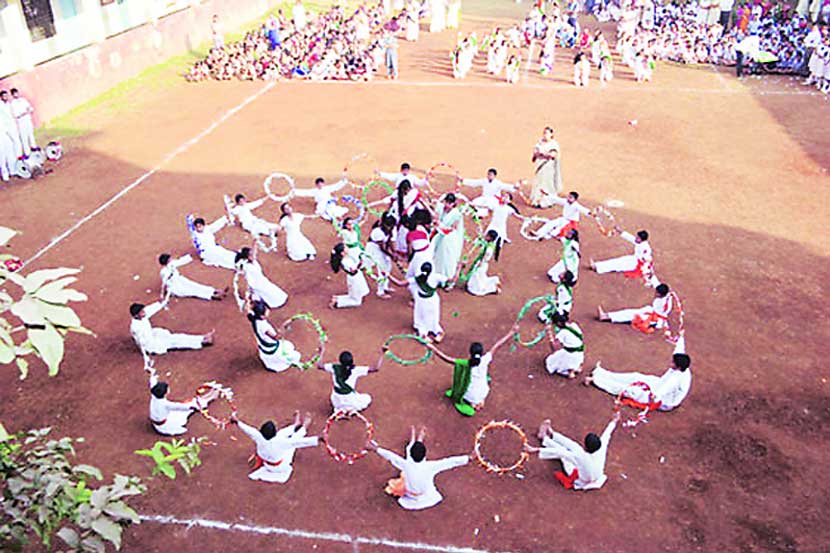 शिक्षणाच्या माध्यमातून बदलत्या काळाची ही गरज लक्षात घेऊन जुन्या-नव्याचा मेळ साधत अशी पिढी घडविता येते.