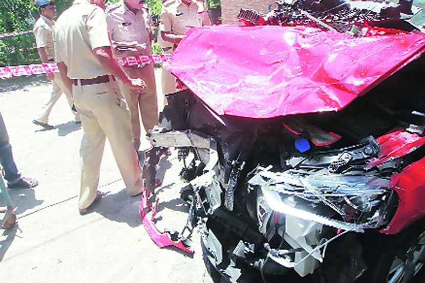 या रस्त्यावर रात्रीच्या अंधारात गेल्या पाच वर्षांत अडीचशेहून अधिक अपघात झाले आहेत. 