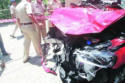  या रस्त्यावर रात्रीच्या अंधारात गेल्या पाच वर्षांत अडीचशेहून अधिक अपघात झाले आहेत. 