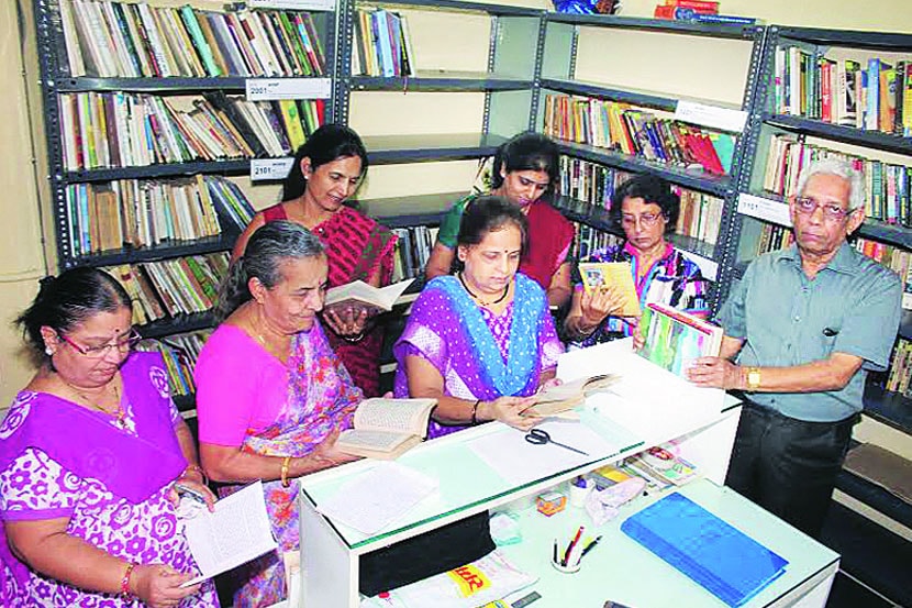 आजी-आजोबांचे नातवंडांसाठी ग्रंथालय