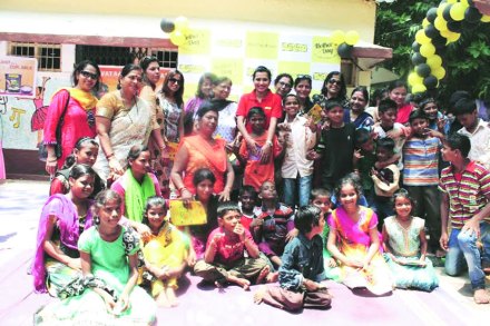 अनाथ लेकरांना मायेची सावली