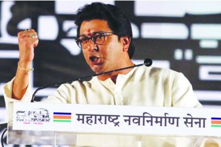 शेतकरी संपाचं नेतृत्त्व करा, पुणतांब्याच्या शेतकऱ्यांची राज ठाकरेंना विनंती