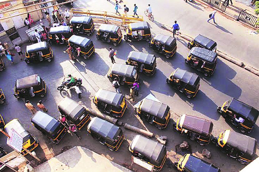 अनधिकृत रिक्षा थांब्यांच्या कोंडाळ्यातील ‘गावदेवी’