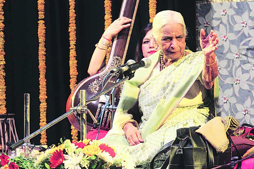 ठुमरी गायिका आणि गुरू गिरिजादेवी