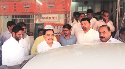 Karachi Connection, Eknath Khadse , BJP, eknath khadse resignation, Dawood call Eknath khadse , Former Pakistani doctor who became a BJP legislator , Loksatta, Loksatta, Loksatta news, Marathi, Marathi news
