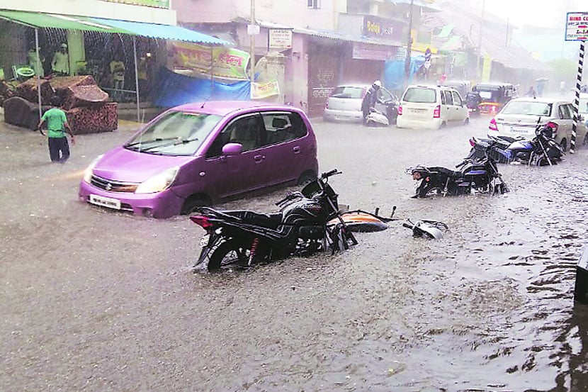 अतिक्रमणामुळे उरणची तासाभरात तुंबापुरी