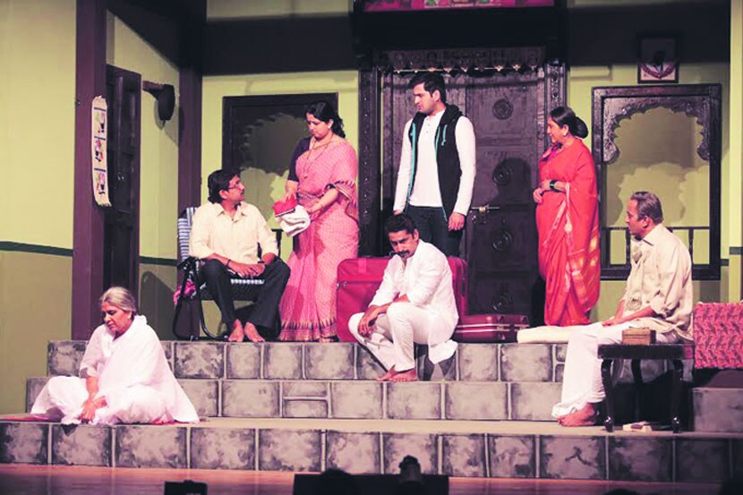 महेश एलकुंचवार यांच्या लेखणीचा सलग नाटय़ानुभव