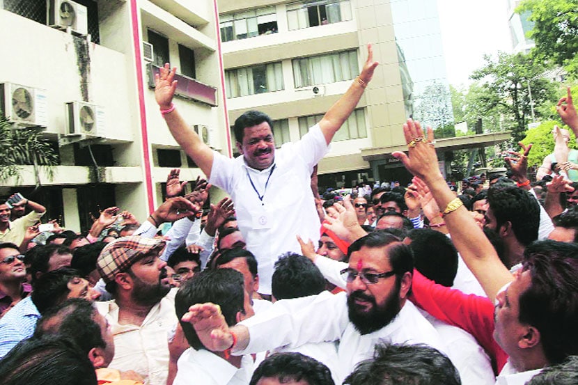 ठाण्यात शिवसेनेचे रवींद्र फाटक विजयी