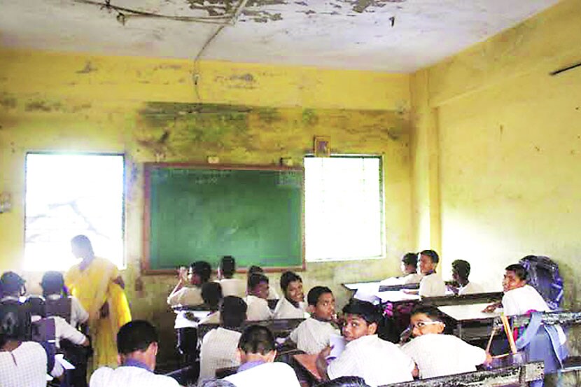ठाण्यातील राजर्षी शाहू महाराज विद्यालयाच्या दुरवस्थेची छायाचित्रे. 