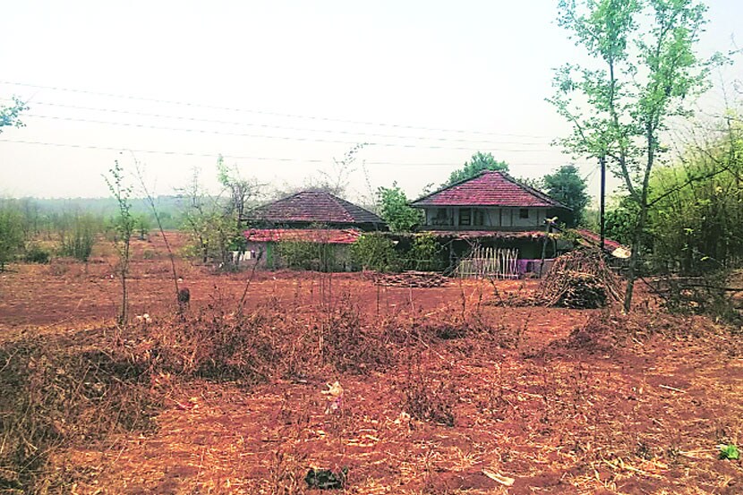 वेशीवरचे गावपाडे : वाढत्या धरणाच्या तोंडी