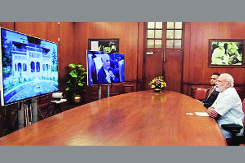  काबूल येथील ‘कस्र-ए-स्तोर’ या नूतनीकृत राजवाडय़ाचे मोदी आणि अफगाणिस्तानचे अध्यक्ष अश्रफ घनी यांनी संयुक्तरीत्या उद्घाटन केले. मोदींनी नवी दिल्लीतून या कार्यक्रमाला व्हिडीओ कॉन्फरन्सिंगच्या माध्यमातून हजेरी लावली.
