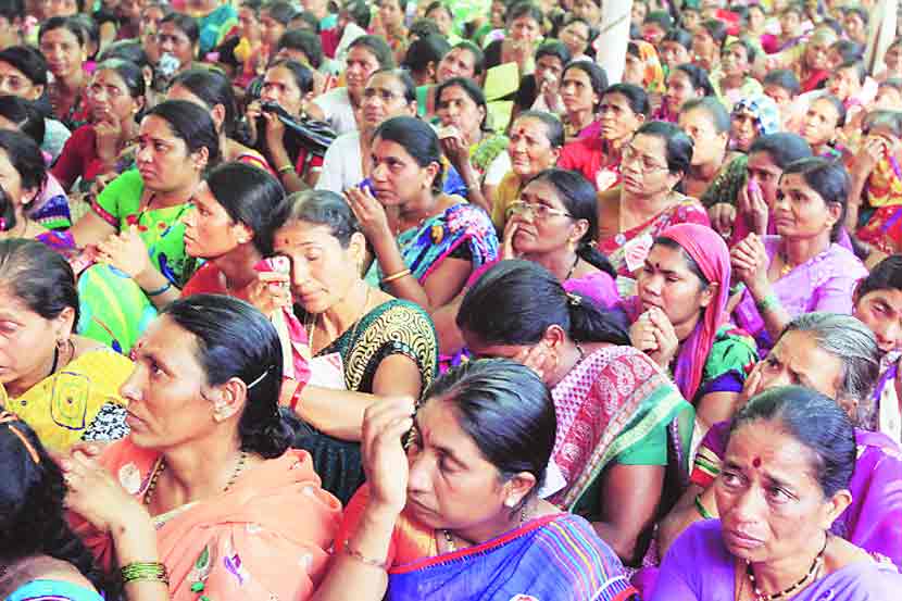 अंगणवाडी सेविकांचे हे अश्रू २०१५ सालच्या मोच्र्यातले (एक्स्प्रेस संग्रहातून