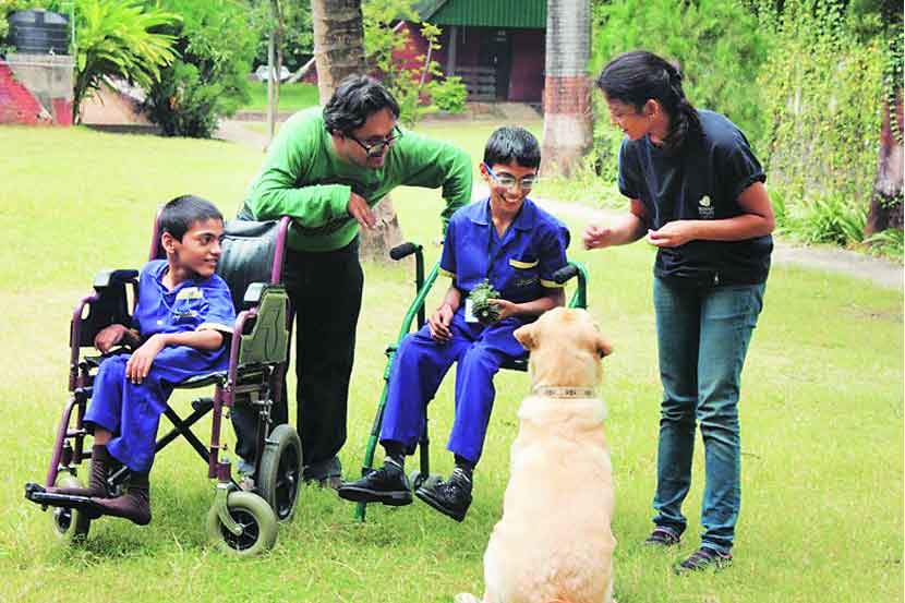 ‘त्यां’च्या मदतीने आपला विकास!