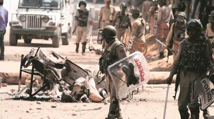 Kashmir , Rajnath Singh , chilli based shells , PAVA shells , non-lethal weapon, pellet guns , Loksatta, Loksatta news, Marathi, Marathi, Marathi news