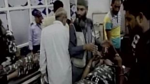 CRPF jawans , grenade attack , paramilitary troopers , militant attack , Loksatta, Loksatta news, Marathi, Marathi news
