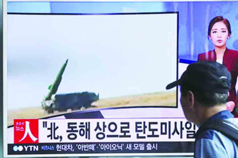 उत्तर कोरियाकडून तीन आंतरखंडीय क्षेपणास्त्रांचे प्रक्षेपण