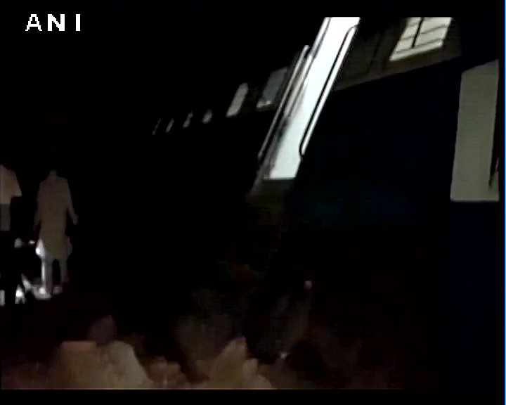 Jhelum Express , Nine bogies of Jhelum Express derail , Punjab, jammu kashmir, accident, mishap, Loksatta, Loksatta news, Marathi, Marathi news