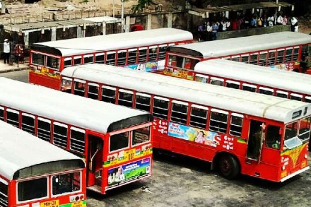 बेस्टच्या ३०० गाडय़ांवरून पालिकेत खडाजंगी