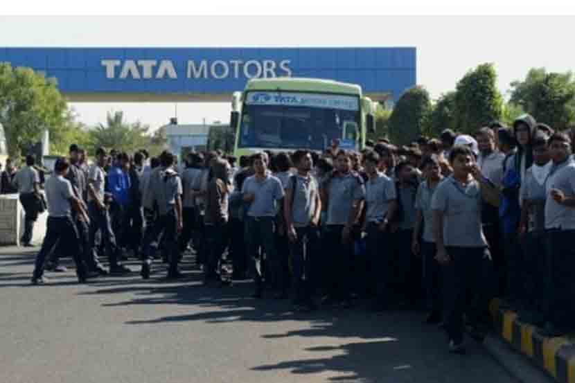  ‘टाटा मोटर्स’मधील कामगारांचा असंतोष.