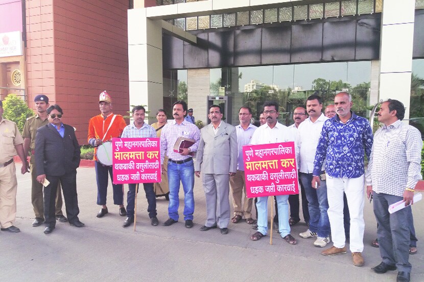 महापालिकेचा मिळकत कर थकवल्यामुळे बालेवाडी येथील हॉटेल ऑर्चिडवर शनिवारी कारवाई करण्यात आली.
