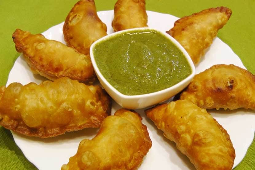 how to make matar karanji, मटार करंजी रेसिपी