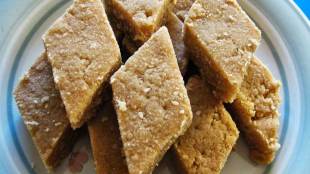 how to make gul papdi vadi, गुळ पापडी वडी