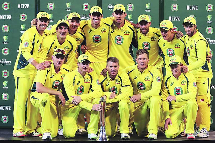 न्यूझीलंडविरुद्धच्या तीन सामन्यांची एकदिवसीय मालिका ३-० अशी जिंकणारा ऑस्ट्रेलियाचा संघ.