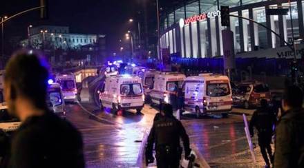 तुर्कस्तानमधील स्टेडियमबाहेर दोन स्फोट