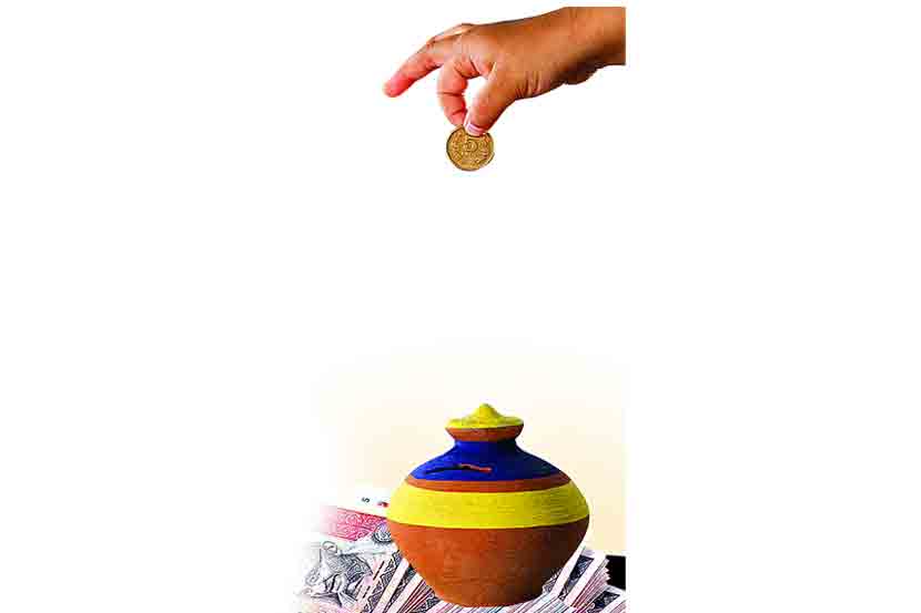 बचतगटांची पिळवणूक करणाऱ्यांविरोधात महिलांचा संघर्ष